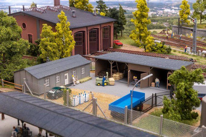 Baraque et hangar à charbon HO