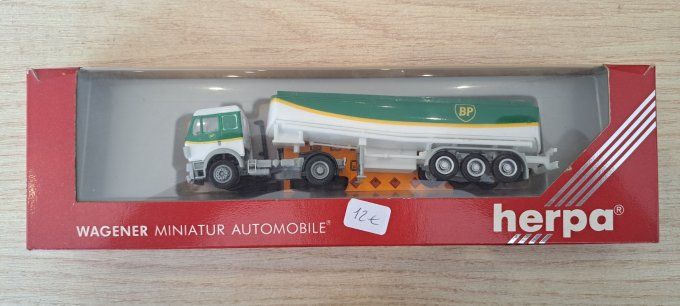 HERPA  MERCEDES  CITERNE BP VERTE ET BLANCHE