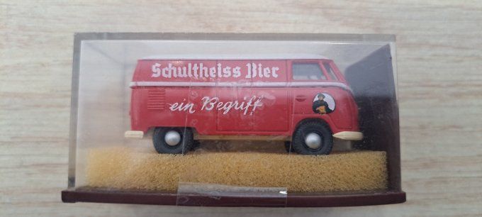 BREKINA  VW COMBI  SCHULTHEISS