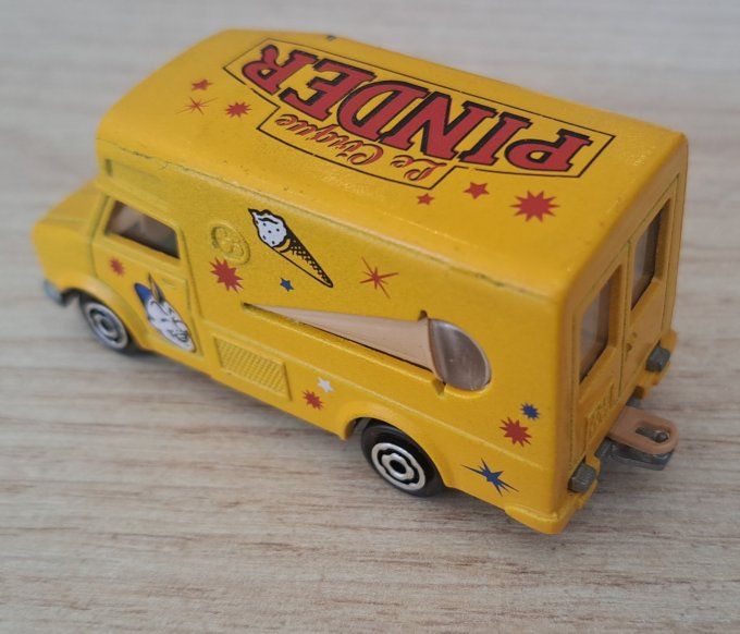 MAJORETTE FOURGON PINDER N259