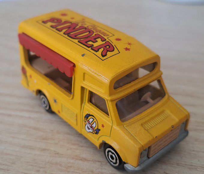 MAJORETTE FOURGON PINDER N259