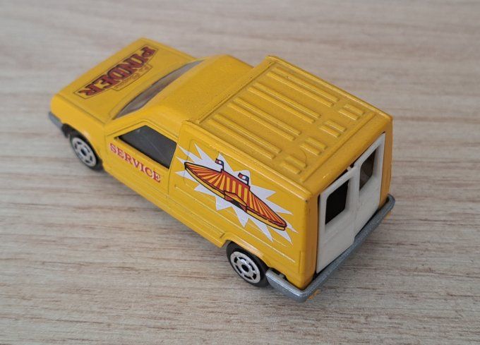 MAJORETTE RENAULT EXPRESS  PINDER     N233