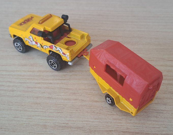 MAJORETTE DEPANNEUSE + REMORQUE CHEVAUX  N228