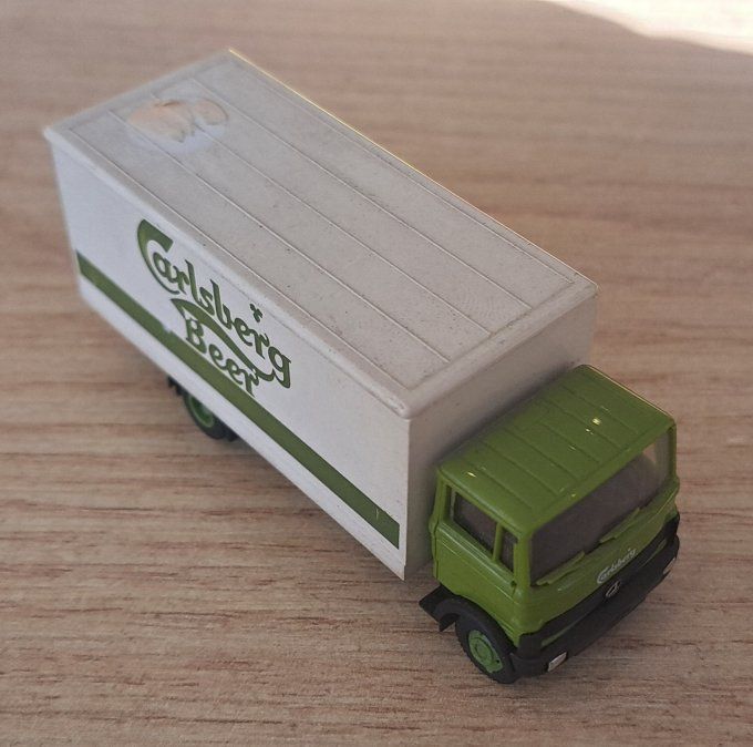 PRALINE  MERCEDES  CARLSBERG BEER