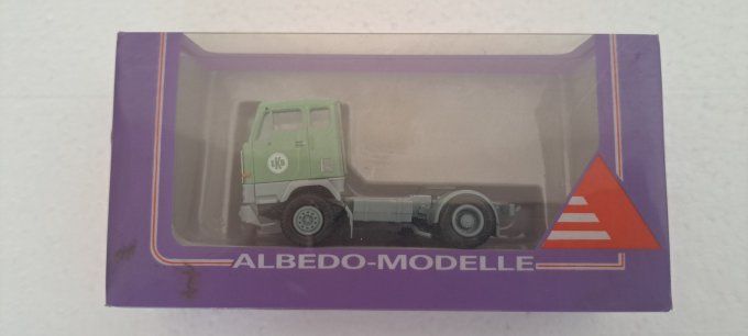 TRACTEUR VOLVO