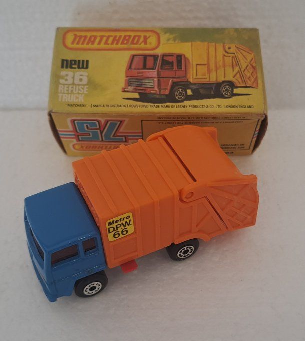 REFUSE TRUCK   N°36