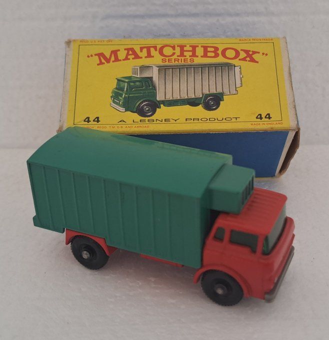 REFRIGERATOR TRUCK  SERIES N°44