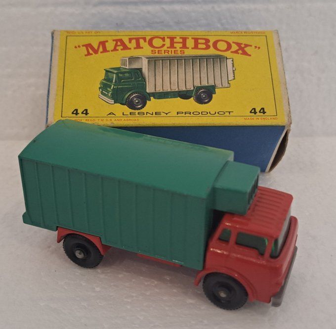 REFRIGERATOR TRUCK  SERIES N°44