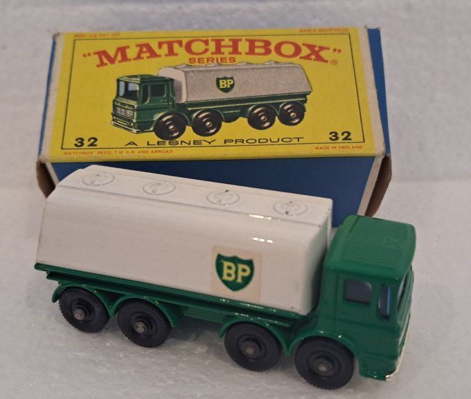 LEYLAND PETROL TANKER SERIES N°32