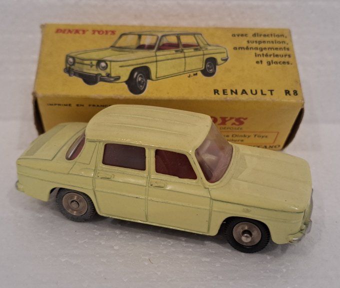 RENAULT R8  N°517