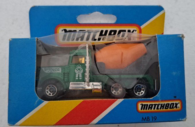 PETERBILT CEMENT TRUCK MB 19