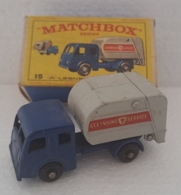 REFUSE TRUCK N°15