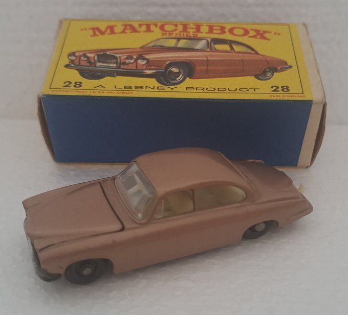 MARK TEN JAGUAR N°28