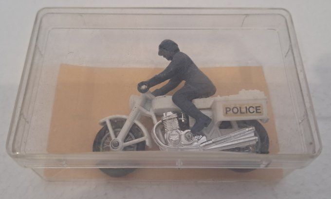 POLICE MOTOR CYCLIST    N°33