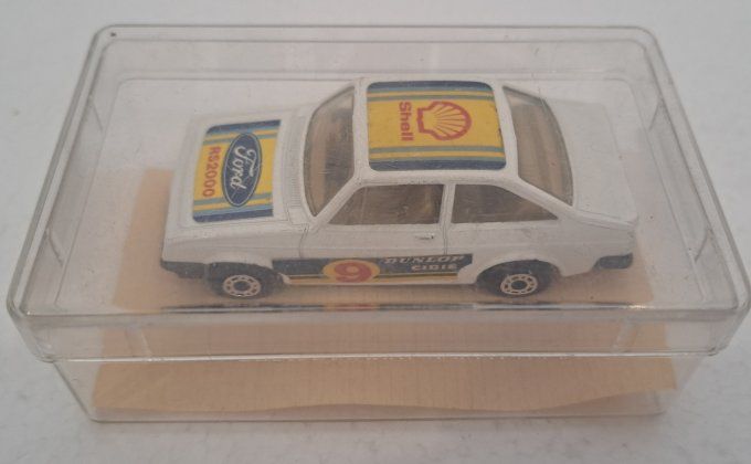 FORD ESCORT RS2000    N°9