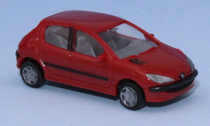 Peugeot 206 berline, 5 portes, rouge aden
