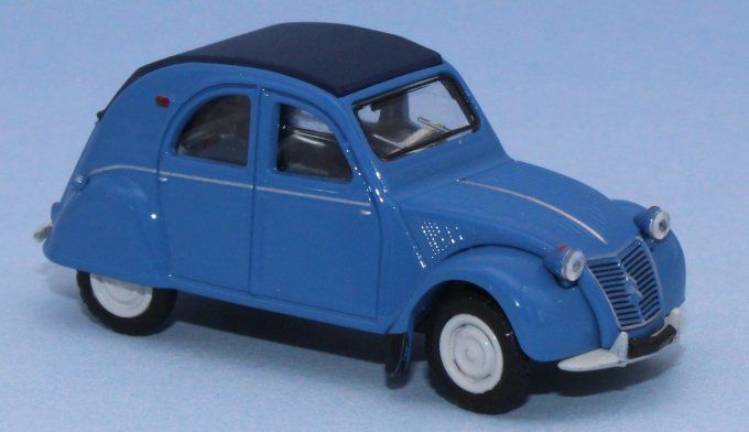 Citroën 2 CV AZLP 1958, bleu glacier, capote fermée bleu foncé et sièges bleus