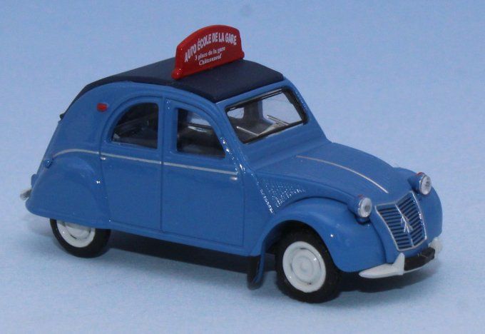 Citroën 2 CV AZLP 1958, bleu glacier, capote fermée, Auto école de la gare