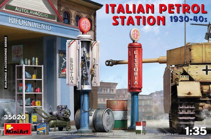 Italian Petrol Station 1930-40s in 1:35