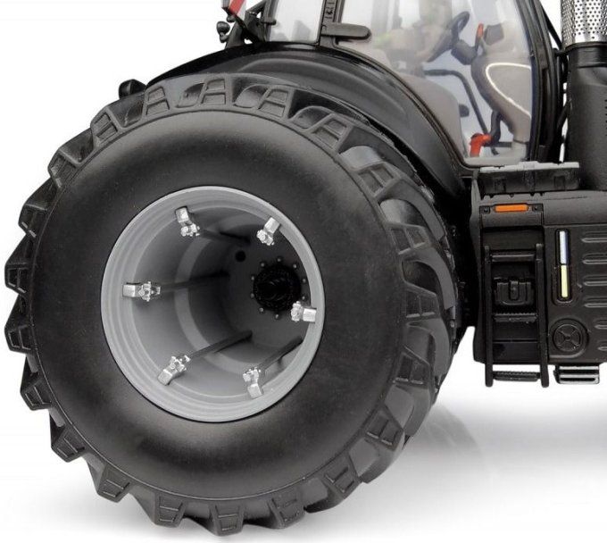 DEUTZ-FAHR 8280 TTV Warrior black jumelé - Edition Limitée à 1000ex.