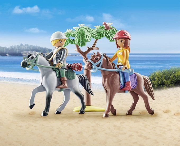 AMELIA ET BEN AVEC CHEVAUX