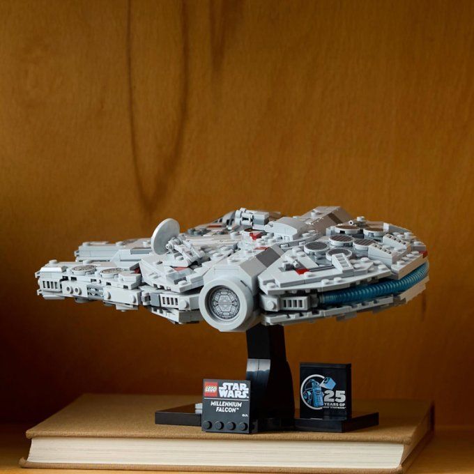 MILLENNIUM FALCON STAR WARS