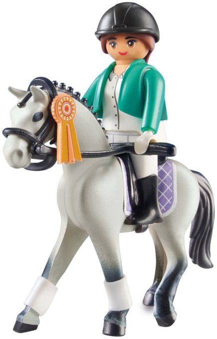 CHAMPIONNE D EQUITATION
