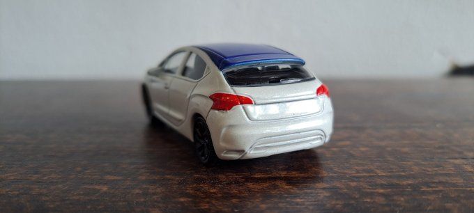 DS4