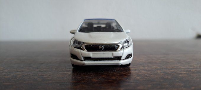 DS4