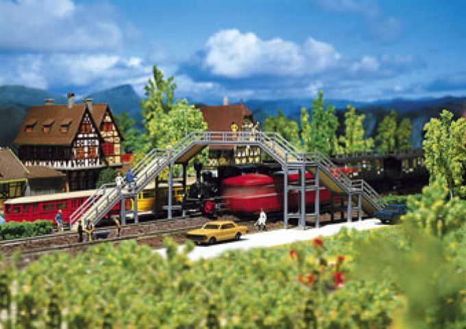 PASSERELLE POUR PIETONS