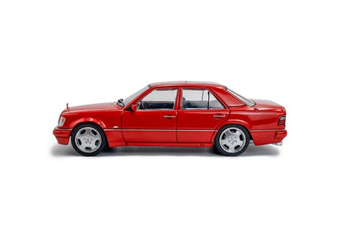 Mercedes-Benz (W124) E60 AMG – Signal Red – 1994