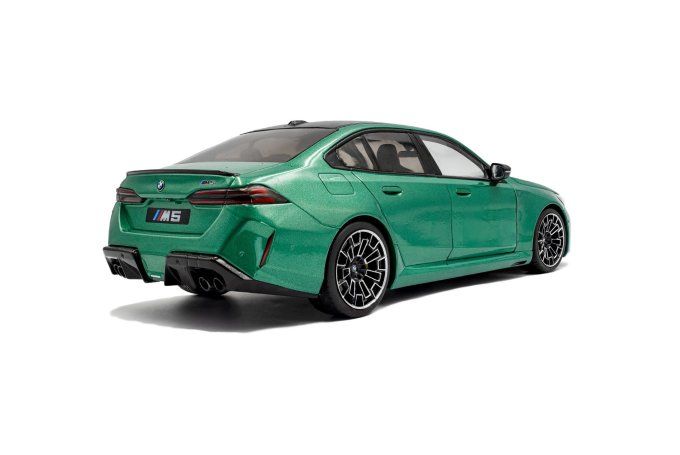 BMW M5 – M Isle of Man Green Metallic – 2025