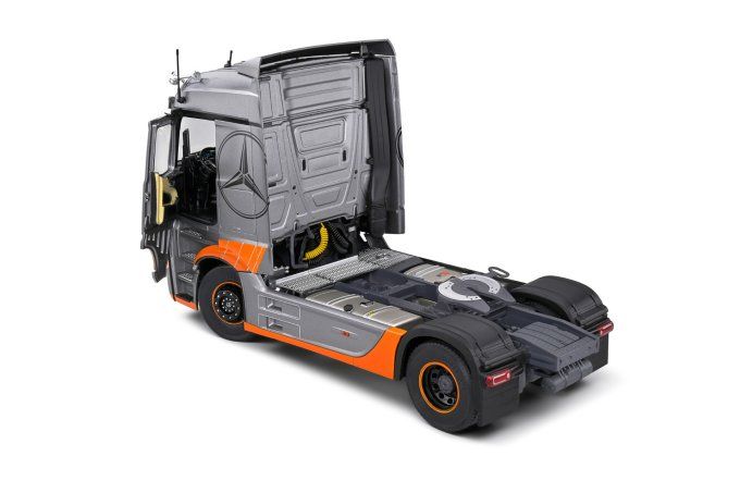 MERCEDES-BENZ ACTROS L  GRAND PRIX EDITION SILVER 2019