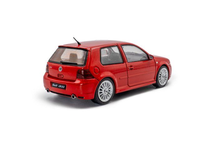 VOLKSWAGEN GOLF IV R32  TORONTO RED 2003