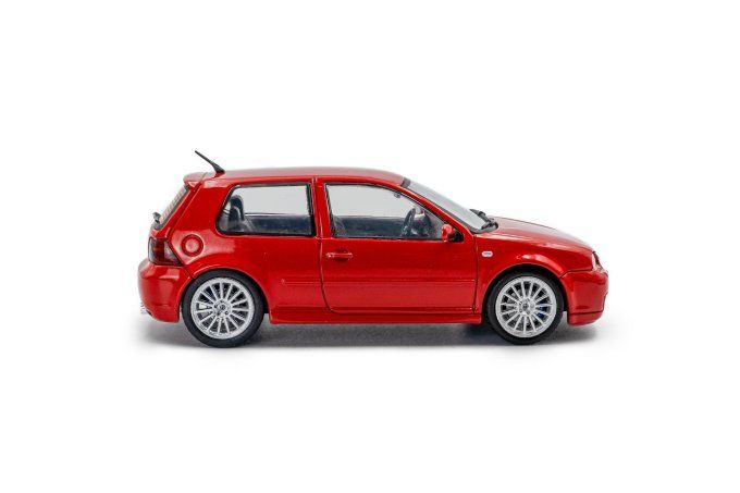 VOLKSWAGEN GOLF IV R32  TORONTO RED 2003