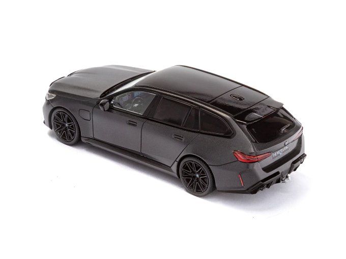 BMW M5 TOURING FROZEN DEEP GREY 2024