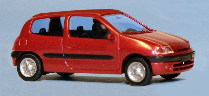 Renault Clio 2, 3 portes, rouge nacré métallisé